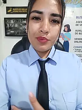 Chatroom XXX en direct de MAYE__13