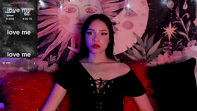 LaxiViolet Adlı Modelin Canlı XXX Sohbeti
