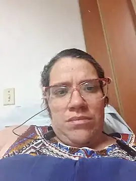 karlythoth@xh live XXX chat