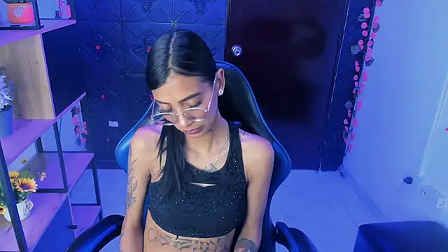 KarlaSlutSkinny__ Live XXX Chat