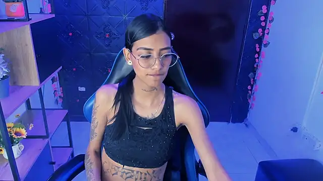 KarlaSlutSkinny__ Live XXX-Chat
