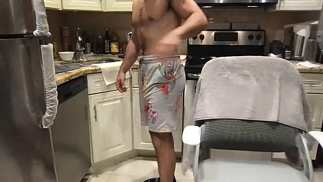 BigGuyMuscle live XXX chat