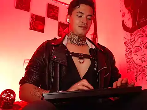 צ'אט XXX בשידור חי של AlecBanne_