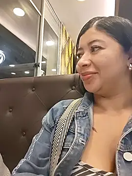 Pp-ari4na03's Live XXX Chat