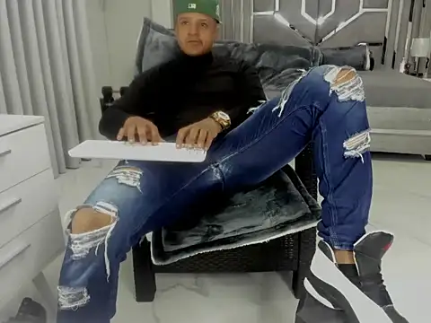 عرض كام master_leather