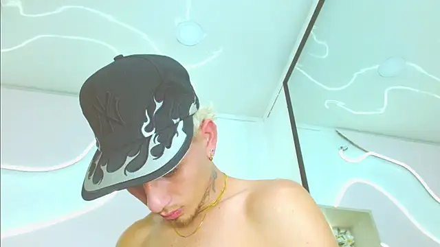 DanntheStiff XXX чат на живо