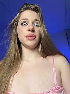 LeilaFloraX Show in webcam