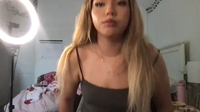 jaxzyitzel's Webcam Show