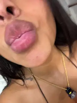 Alissssonferl_'s Live XXX Chat
