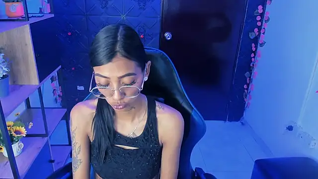 KarlaSlutSkinny__'s Live XXX Chat