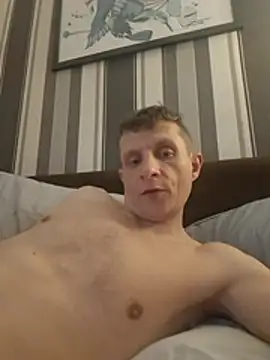 BigDmaskedn Live XXX chat
