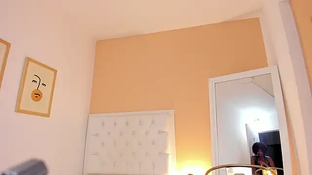 Kataleya_Monroe Adlı Modelin Canlı XXX Sohbeti