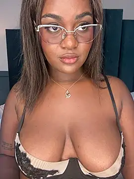 Noa_Adams 现场XXX聊天