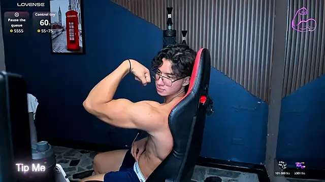 Axxel_Muscle Adlı Modelin Canlı XXX Sohbeti