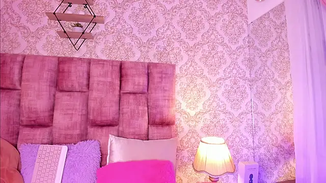 Luna_Swift Chat XXX live