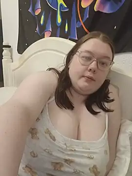 Sexycurvyemilyy live XXX chat