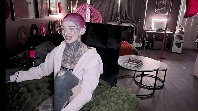 bambitatted's Webcam Show