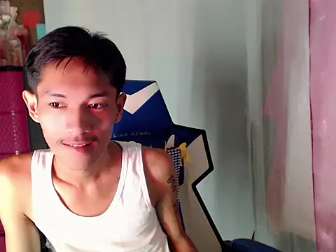 riks_tyler 即時 XXX 聊天