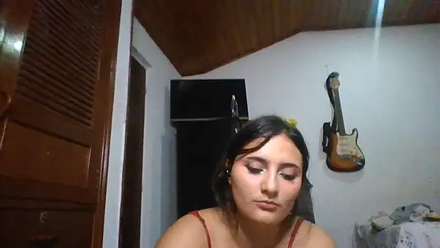 Chat +18 de Layla_Latina ao vivo