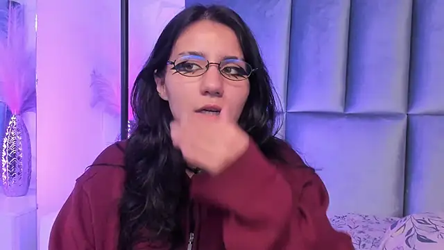 HollyPeach Chat XXX in diretta