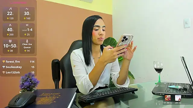 MiaKarsson Chat XXX in diretta