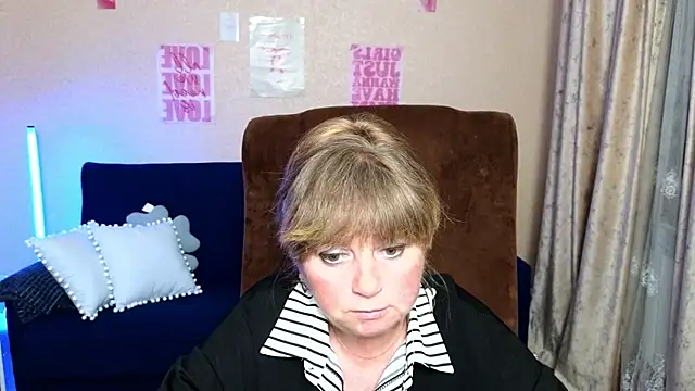 Melania_Cook XXX чат на живо