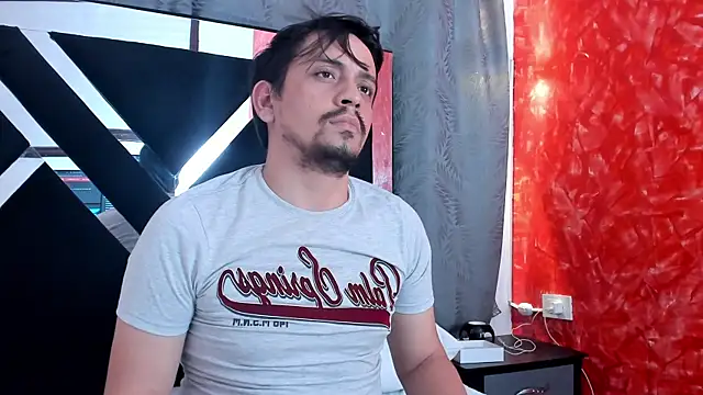 Онлайн чат XXX MikeBayers69