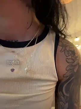 Chatroom XXX en direct de milasantana_