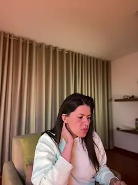Zandrina's Live Chat Room