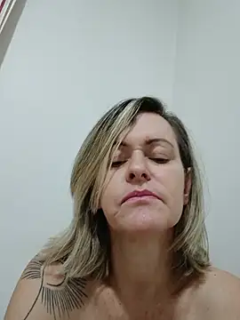 Misaudibel live XXX chat