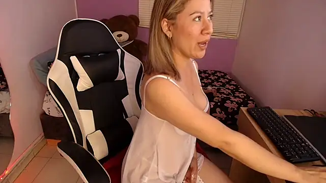 luna_desiree live XXX chat