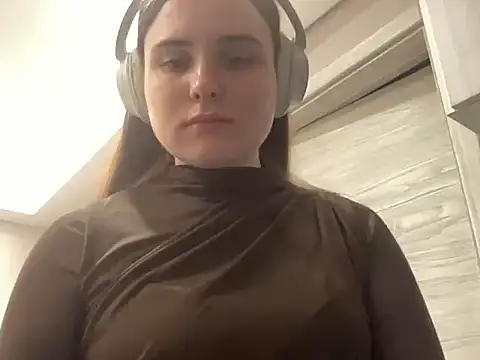 Olyshaa Adlı Modelin Canlı XXX Sohbeti