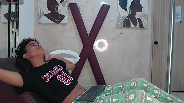 SUCKING_LOVER1 Adlı Modelin Canlı XXX Sohbeti
