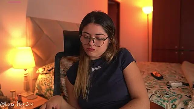 Lau_Bee élő XXX-chatje