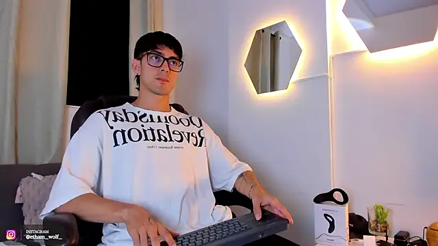 etham_wolf1 live XXX chat