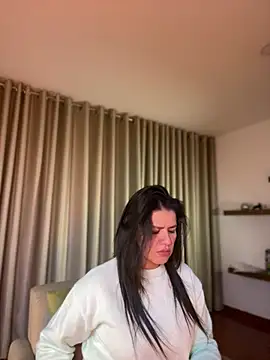 XXX chat uživo modela Zandrina