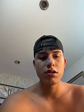 Lander_Cruz Live XXX-Chat