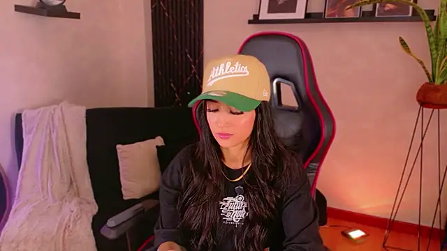دردشة EmmyEvans1 الجنسية المباشرة