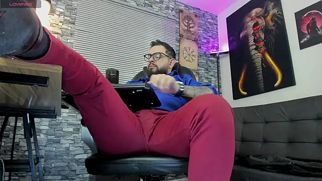 Chat XXX en directo de Ethan_Castellano