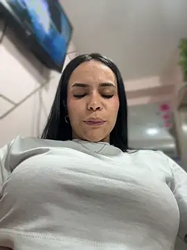 دردشة Naatalia الجنسية المباشرة