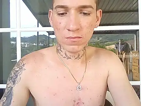 Chat +18 de liam_carter2 ao vivo