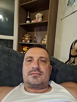 Show modela InherentForm29 na web-kameri