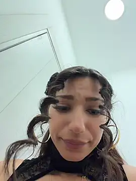 -_MiaQueen_- – Kamerová šou