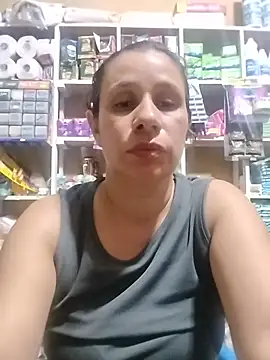 MIA-LARIOS' Live XXX Chat