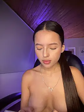 Sofia18_pinkk Live XXX-Chat