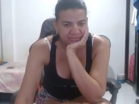 دردشة Adriana_0312 الجنسية المباشرة