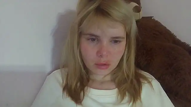 HornyElena live XXX chat