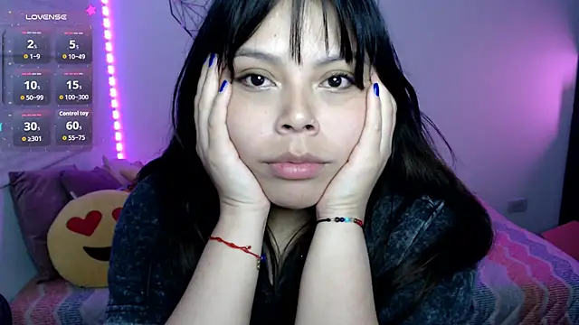 EllieMoonX Show in webcam