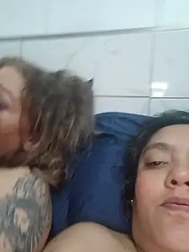 2Juicy_pussy – Live XXX-chat