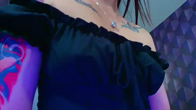 Chatroom XXX en direct de LiaHarryis